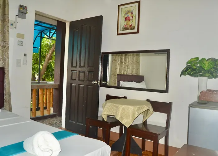 Nanette's Tourist Inn 2*