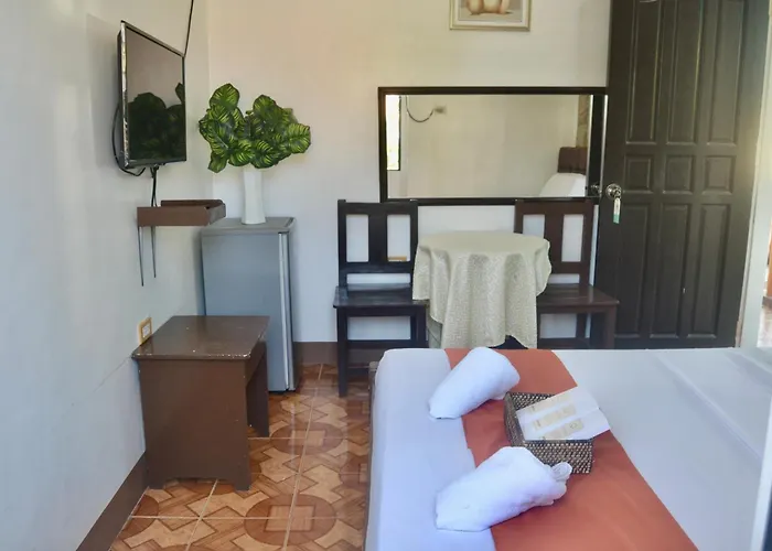 Nanette's Tourist Inn 2*