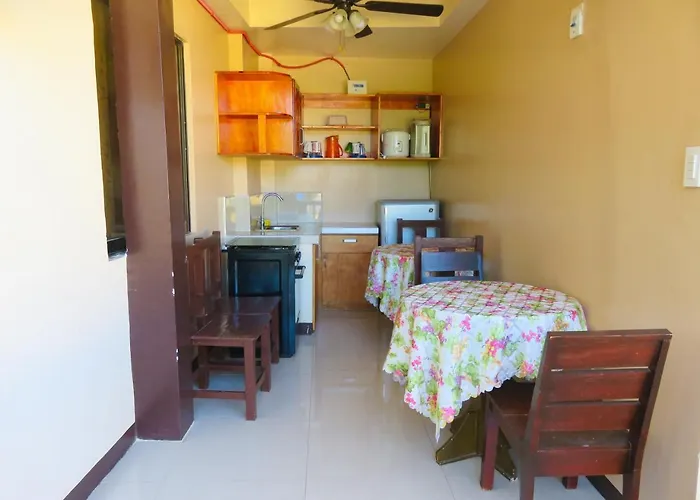Inn Nanette's Tourist 2*